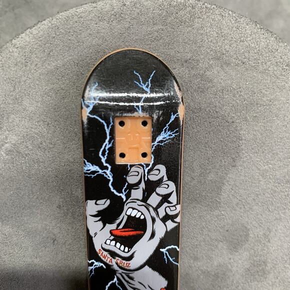 Vintage Tech Deck Santa Cruz Screaming Gray Hand Fingerboard - Picture 3 of 6